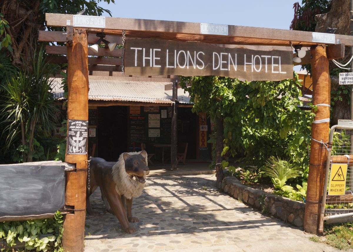 Lions Den Hotel - Explore Cape York